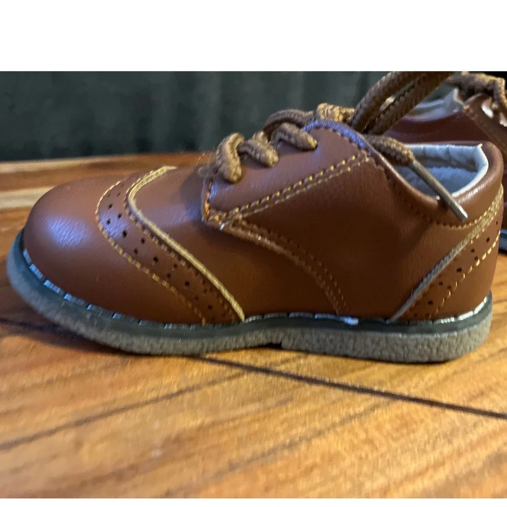Meckior Kids Brown Leather Lace Up Wingtip Dress Shoes - Size 22 EU/US 6 Toddler